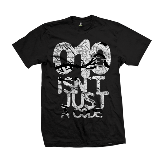 010 ISNT JUST A CODE (Plattegrond) tee